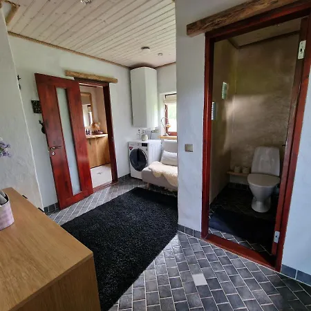 Lepiku Puhkemaja * Liiva (Saaremaa)